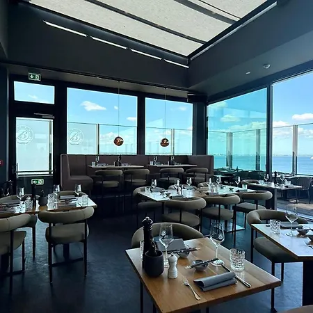 Ξενοδοχείο Bayside 4*